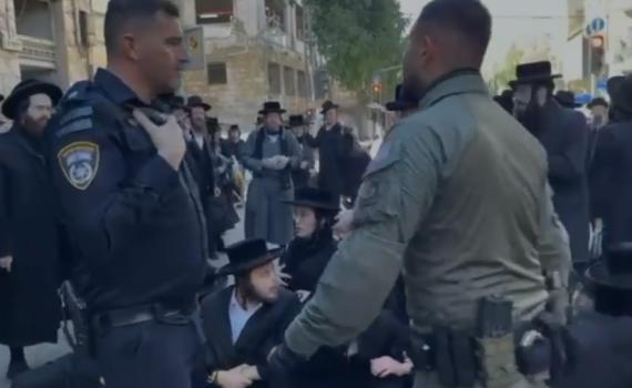 'נאצים' ו'לכו לעזה': חרדים התפרעו בכיכר השבת