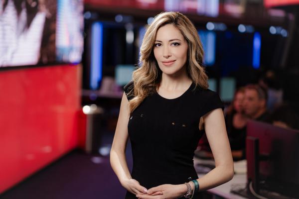 ברנז'ה: זו מגישת המהדורה המרכזית של ערוץ i24 בעברית