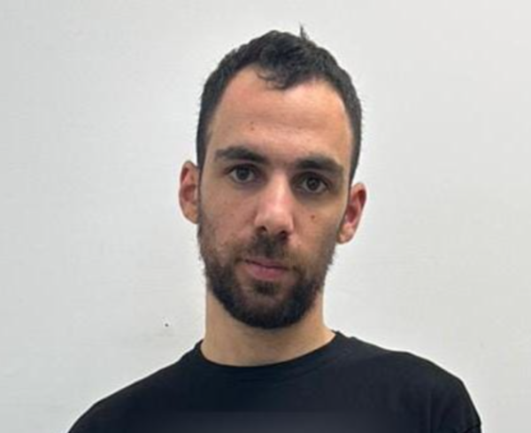 המשטרה חושפת ומזהירה: האדם הזה חשוד בעוקץ