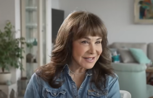 חני נחמיאס בקאמבק מוזיקלי: מעודדת בנות לשחק כדורגל