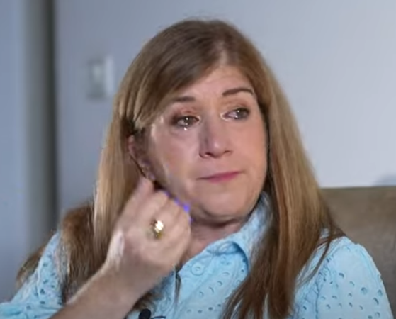 הסטנדאפיסטית הסרוגה פרצה בבכי במהלך ראיון. צפו