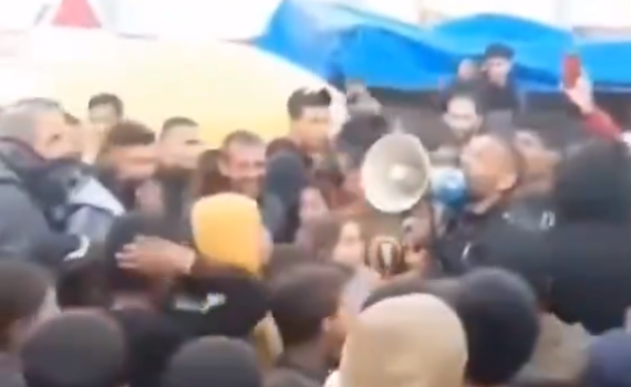 התסיסה נמשכת: הפגנה בעזה נגד יחיא סינוואר. צפו