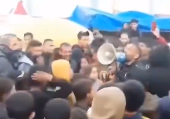 התסיסה נמשכת: הפגנה בעזה נגד יחיא סינוואר. צפו