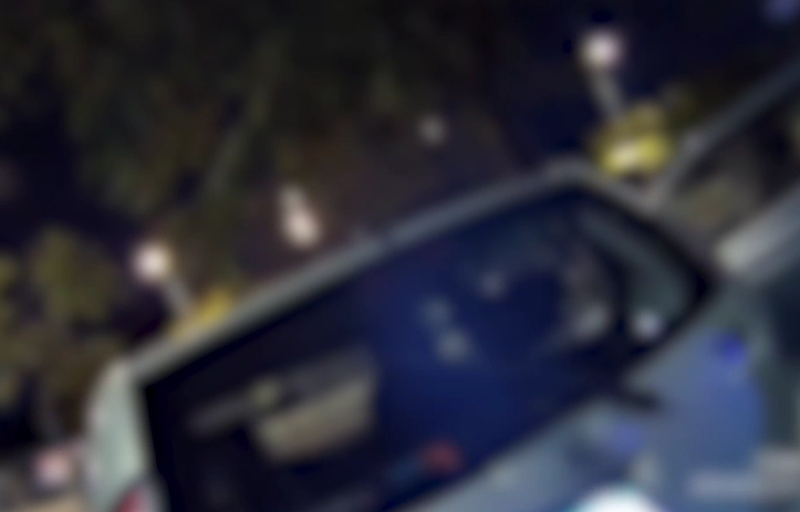 קיבל דו"ח וחבט בפניה של הפקחית. צפו בתיעוד