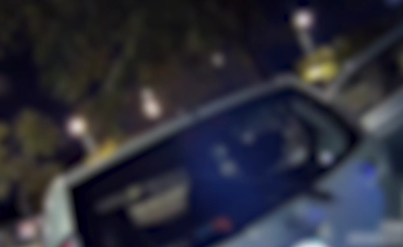 קיבל דו"ח וחבט בפניה של הפקחית. צפו בתיעוד