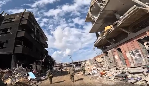 צליפה מטווח קרוב: פעילות הצנחנים עולה שלב | צפו