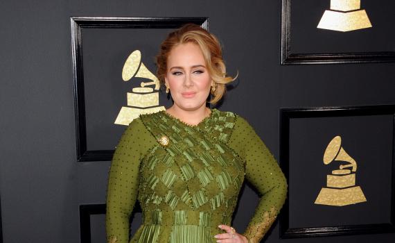 בעקבות מחלה: אדל דוחה את הופעות הענק שלה