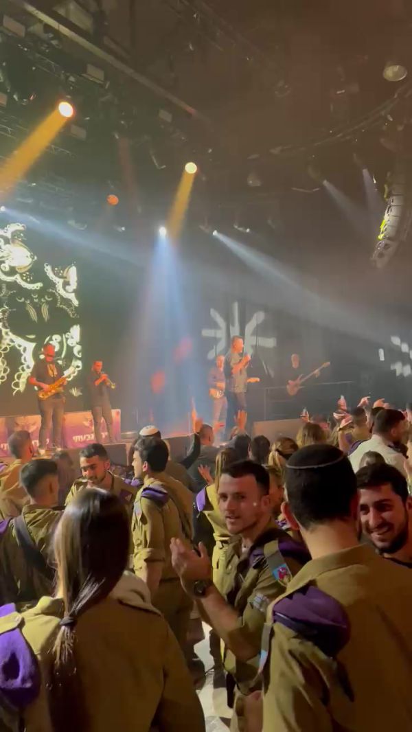 מרגש: ליאור נרקיס במחווה לליאור פרחי ז"ל