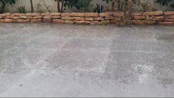 ברד כבד החל לרדת בירושלים. צפו