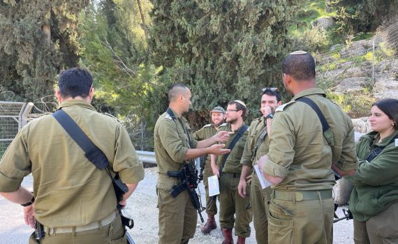 מחיפוש אחר החטופים בעזה לתפיסת קו ביו"ש