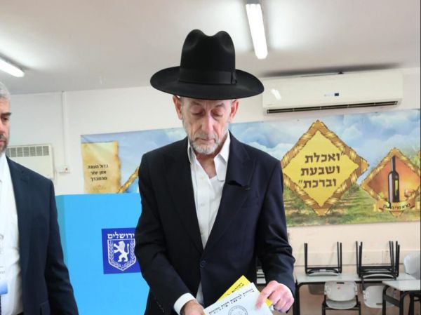 באופן חריג: סגן השר יצא להצביע בזמן שיושב שבעה