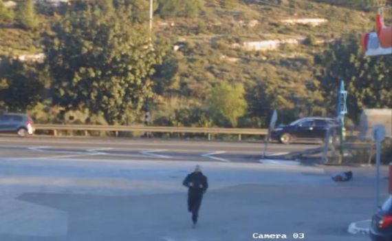 מנסה לירות וחוטף כדור: תיעוד מחיסול המחבל