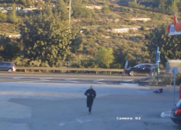 מנסה לירות וחוטף כדור: תיעוד מחיסול המחבל