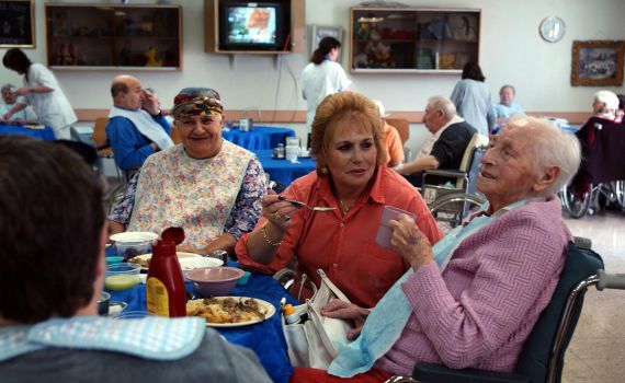 מימון מלא ממשרד הרווחה: בשורה לאזרחים ותיקים שפונו