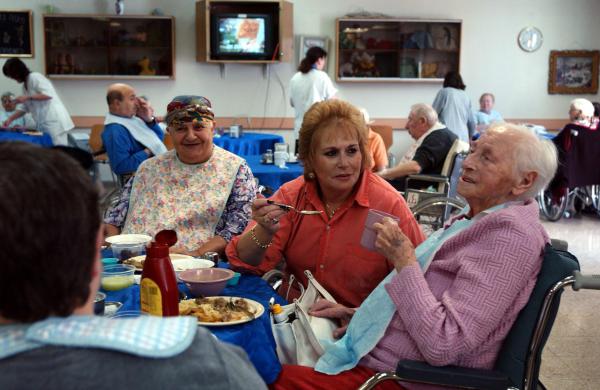 מימון מלא ממשרד הרווחה: בשורה לאזרחים ותיקים שפונו
