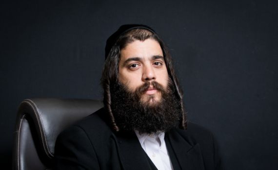 דרמה באלעד: בנו של השר הודח מראשות העיר