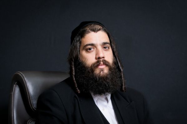 דרמה באלעד: בנו של השר הודח מראשות העיר