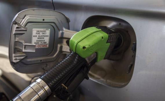 בשורה לנהגים: הוזלה ענקית במחיר הבנזין