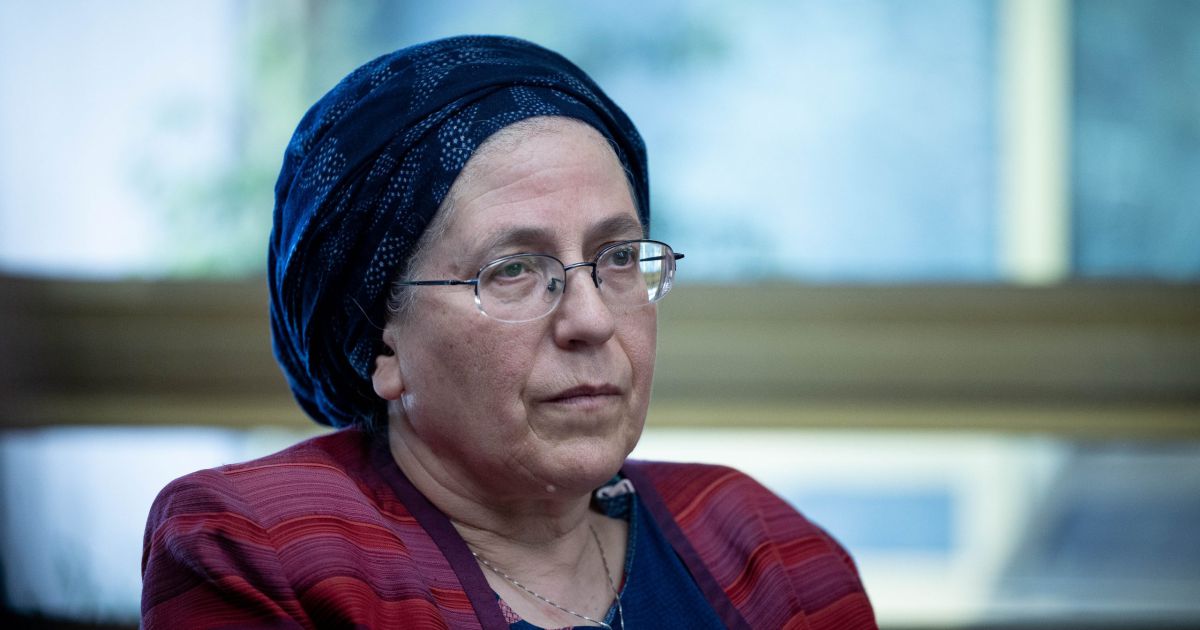 אורית סטרוק מפתיעה: 