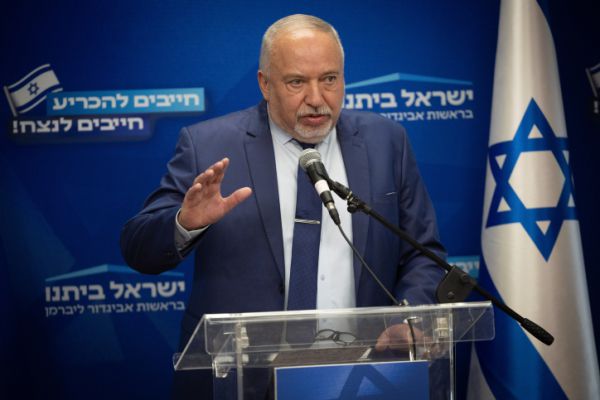 "נתניהו יפרוש לפני שתיפתח מלחמה בצפון"