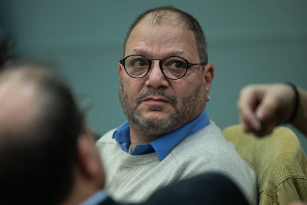 הח"כ הסרוג לשעבר מפתיע: מתנגד להדחת עופר כסיף