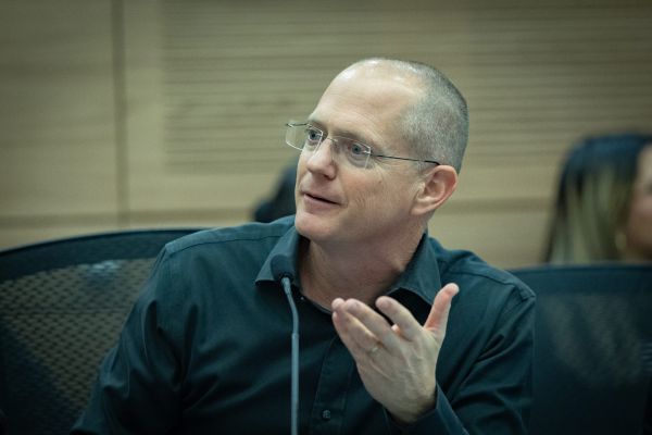 הח"כ ליועמ"שית הכנסת:  "לבטל את ההצבעות על התקציב"