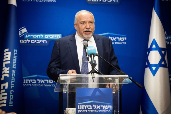 סקר מפתיע: כמה רוצים את ליברמן בקבינט המלחמה?