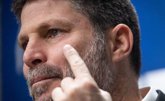 סמוטריץ': מי שמאמין לעסקה – יש לי בית על הירח למכור לו