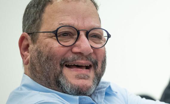 הגזענות משתוללת בכנסת, מה תלינו על עופר כסיף?