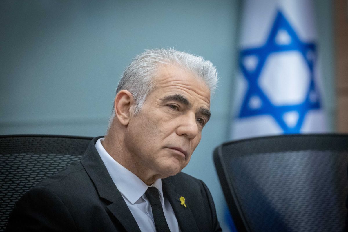 סקר: גנץ פותח פער ענק; לפיד בשפל של מנדטים