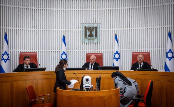 משפחות שכולות לבג"צ: זמנו את רונן בר לחקירה נגדית