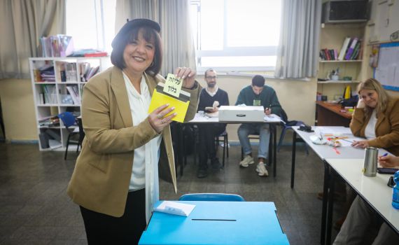בית שמש: המועמדת הסרוגה מובילה על החרדים
