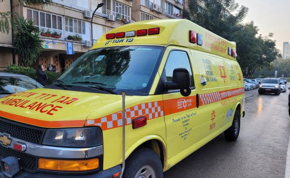 צעיר אותר ברחוב ללא רוח חיים