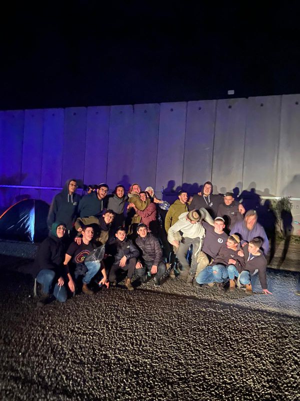 לא מוותרים: פעילים חסמו הלילה את מעבר כרם שלום