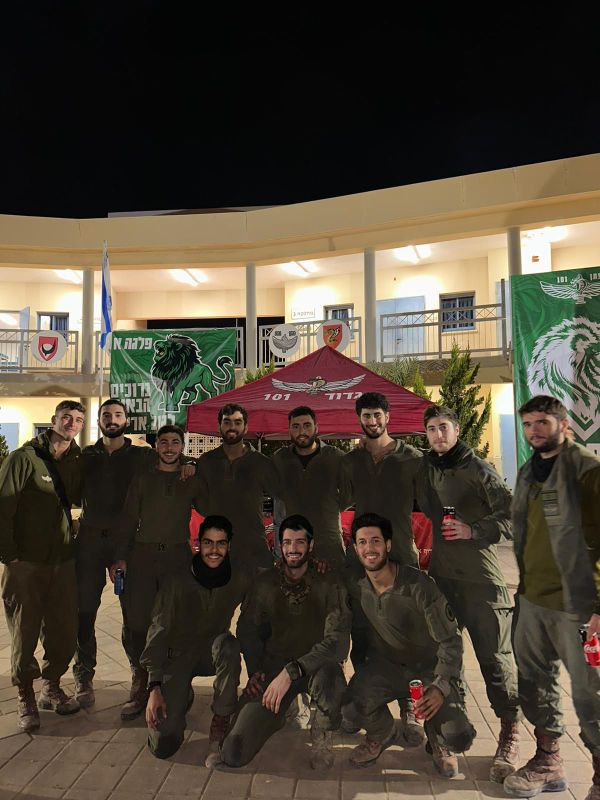 אחרי הביקורת: לוחמי הצנחנים יוצאים להתרעננות