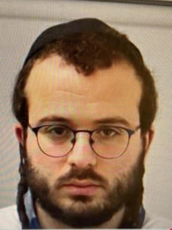 המשטרה חושפת: זה החשוד בביצוע עבירות מין בקטינים