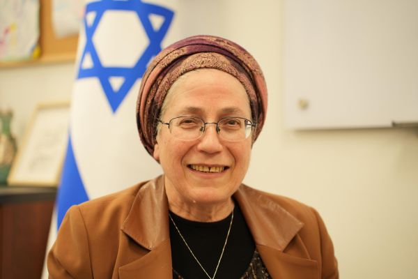 השרה סטרוק בראיון חשוף לסרוגים