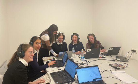 מנהלת החמ"ל החרדי קיבלה אות האבירות