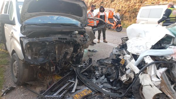 שלושה פצועים בתאונת דרכים קשה בשומרון