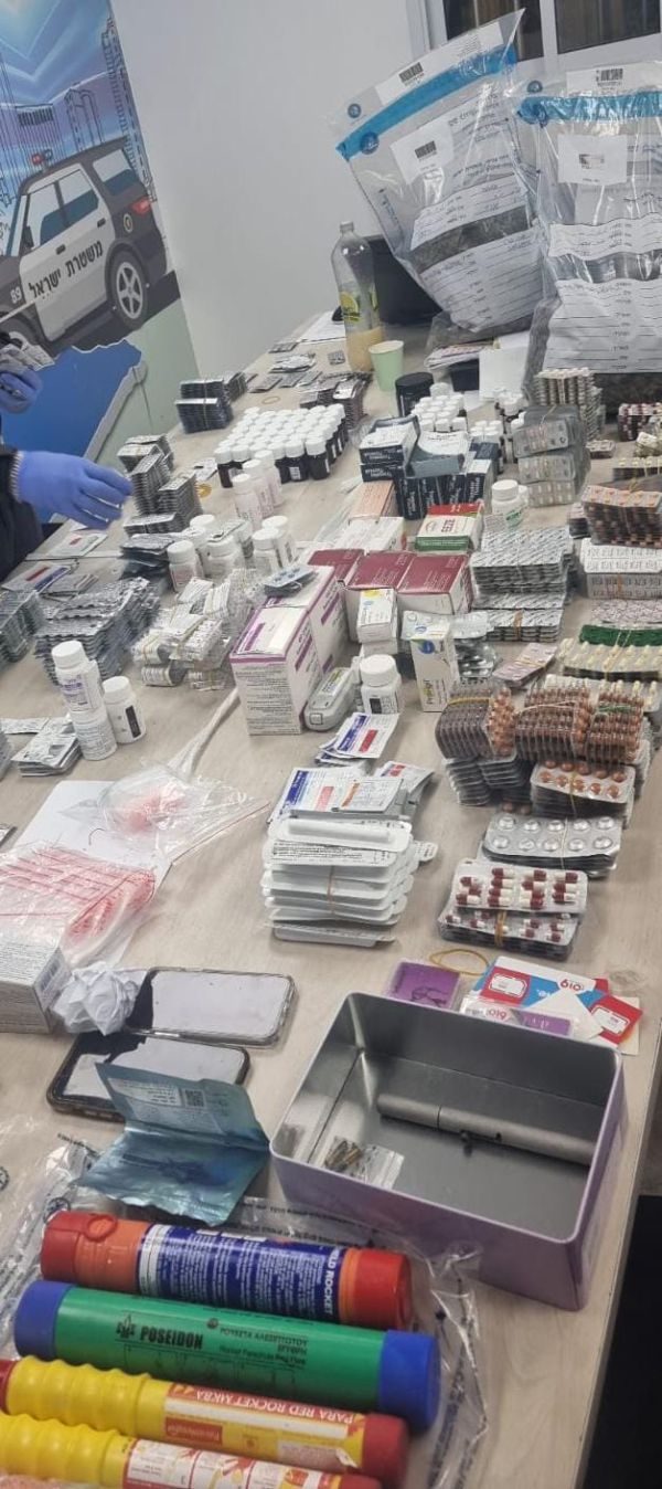 בית מרקחת לסמים: זה מה שגילו בלשים בקרית אונו