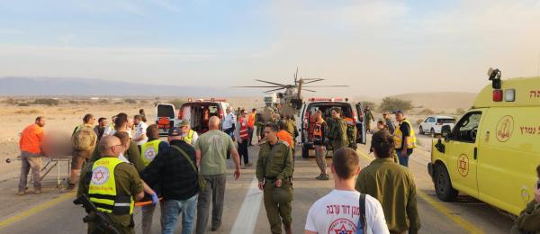 15 פצועים בהתהפכות אוטובוס בכביש 90