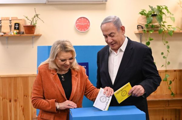 אחרי שנתניהו הצביע: לפיד עוקץ את ראש הממשלה