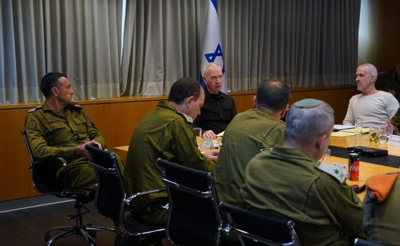 גלנט: "מזהים עיסוק גובר של איראן ברמדאן המתקרב"