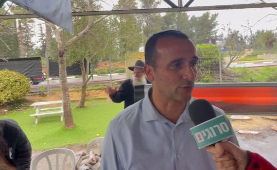 אפשר אחרת: המתמודדים בעלי פירגנו אחד לשני