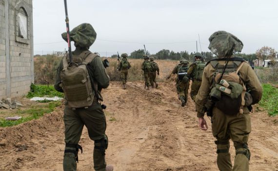 הפוגה בלחימה: צפו בקבלת שבת בלב רצועת עזה