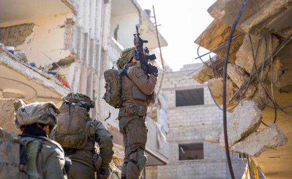 לוחמי הקומנדו מרחיבים את הלחימה בחאן יונס. צפו