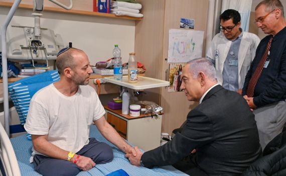 הלוחם הסרוג שנפצע לנתניהו: "צריך לכסח אותם"