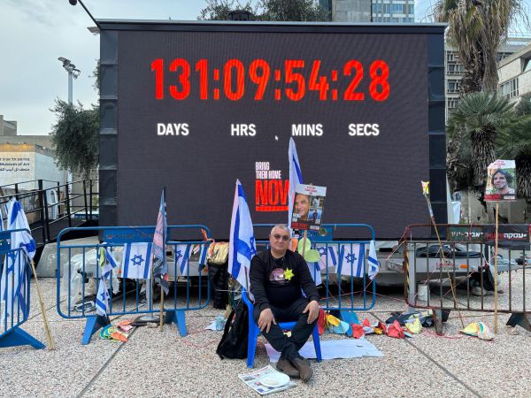 הצעד החריג של אח החטוף: "עד שהממשלה תתחייב"