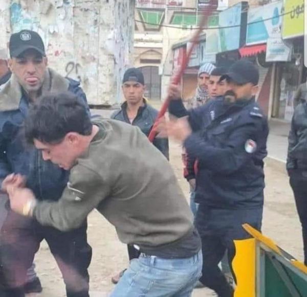 תיעוד קשה לצפייה: חמאס מתעלל באכזריות ויורה בעזתים