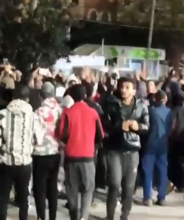 צפו: עזתים צוהלים כששמעו על ההסכם להפסקת האש